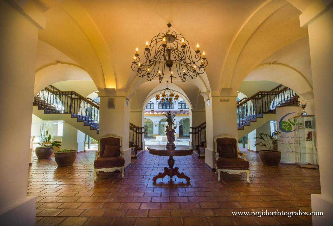 Hospedium Hotel Cortijo Santa Cruz Villanueva De La Serena Exterior photo