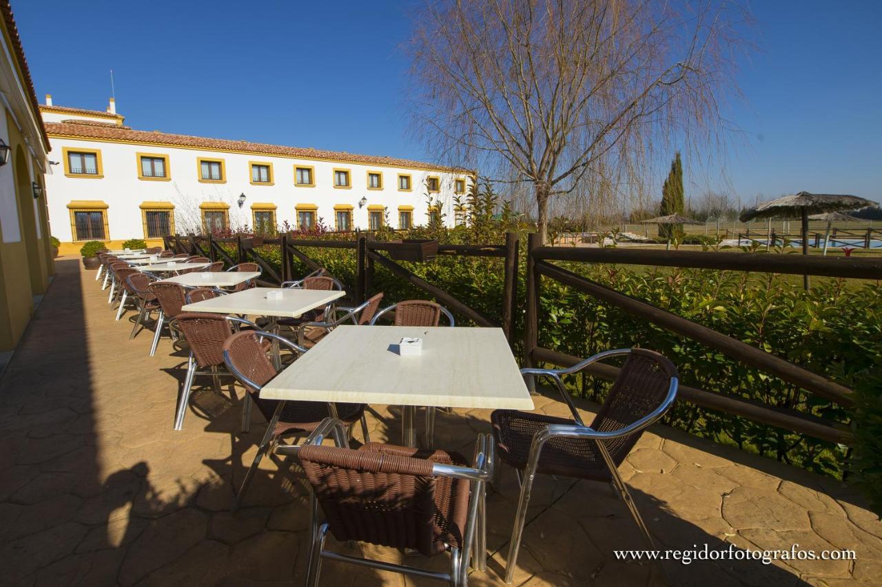 Hospedium Hotel Cortijo Santa Cruz Villanueva De La Serena Exterior photo